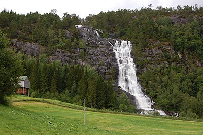 Wasserfall an der 615